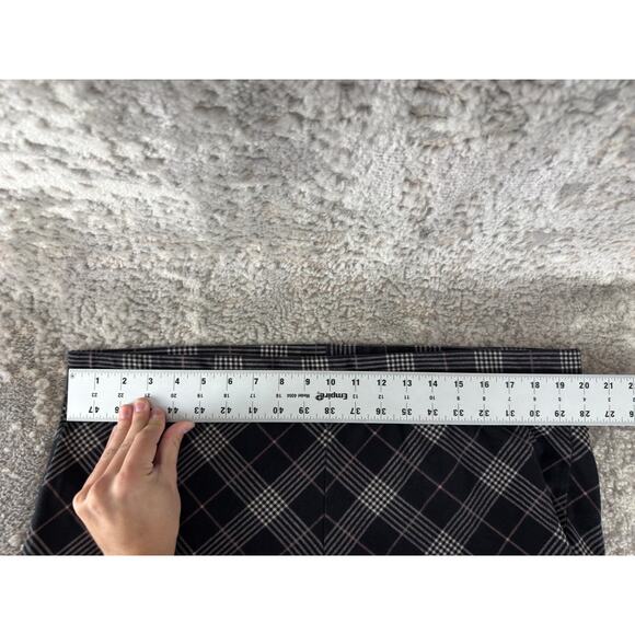 Torrid Plus Size 4 Plaid Ankle Stretch Casual Leggings Pull On Pants Black - Picture 3 of 8